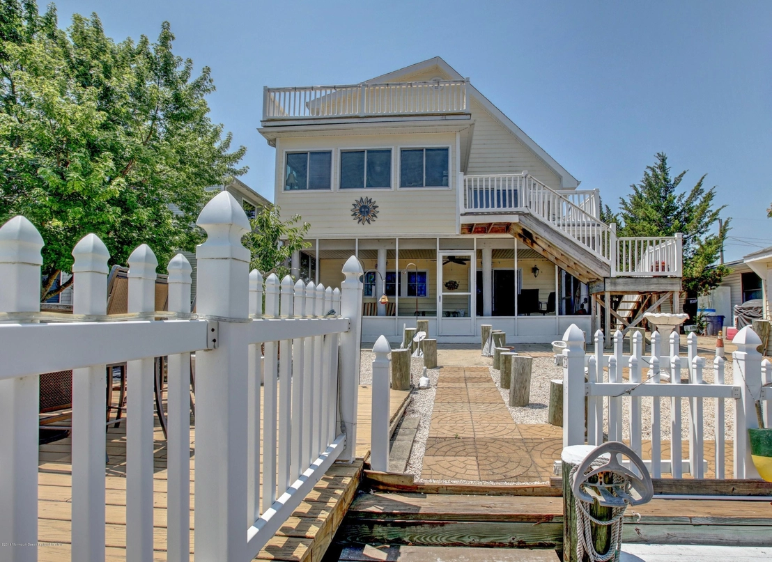 Photo of 38 W Raritan Drive