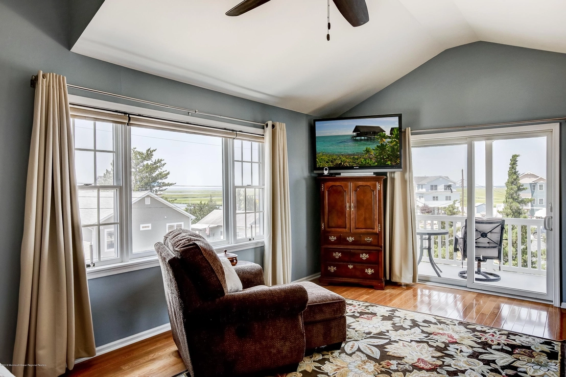 Photo of 38 W Raritan Drive