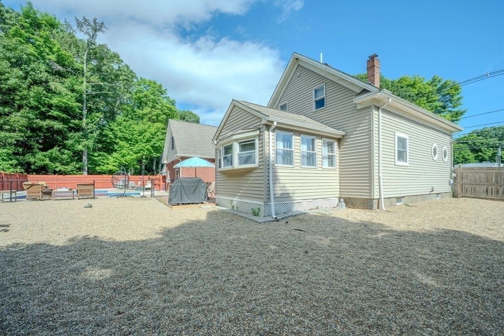 Outdoor, Streetview at 44 Pine St