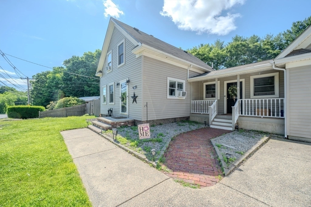 Outdoor at 44 Pine St