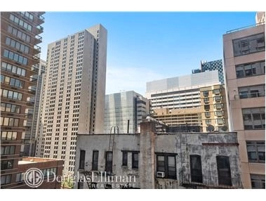Streetview, Outdoor at Unit 8E at 420 E 72nd St