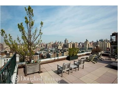 Photo of Unit 120607 at 225 Central Park W