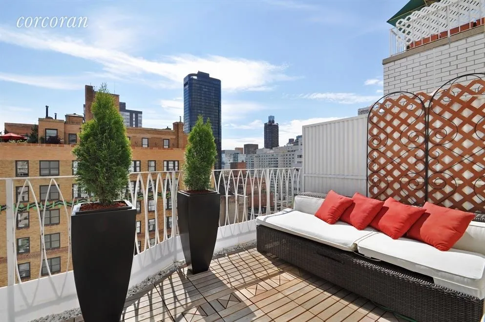 Outdoor at Unit 18D at 1160 3RD Avenue
