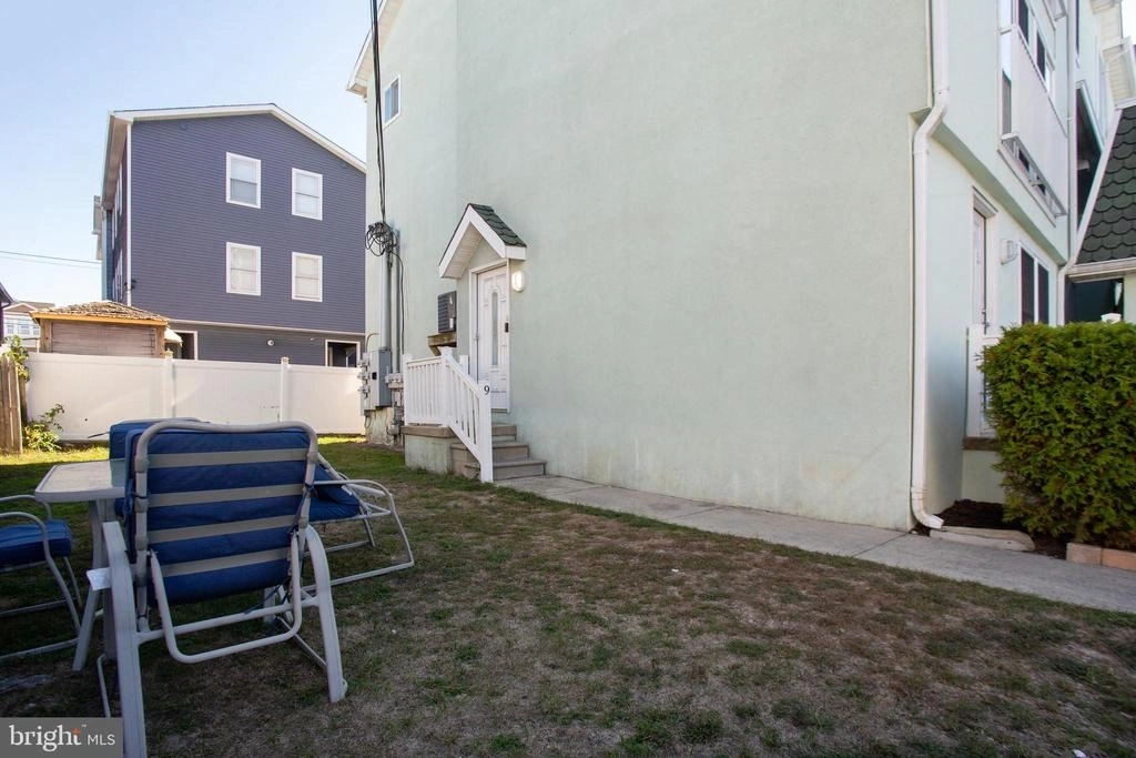 Photo of 213 E HAND AVE