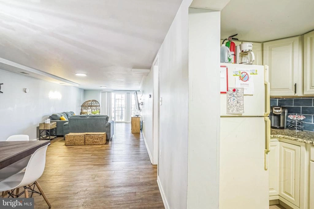 Photo of 213 E HAND AVE