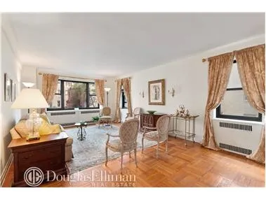 Livingroom at Unit 6H at 875 5th Avenue