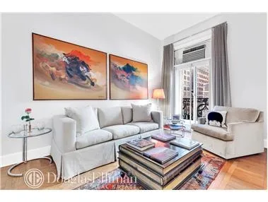 Livingroom at Unit 4B at 521 Park Avenue