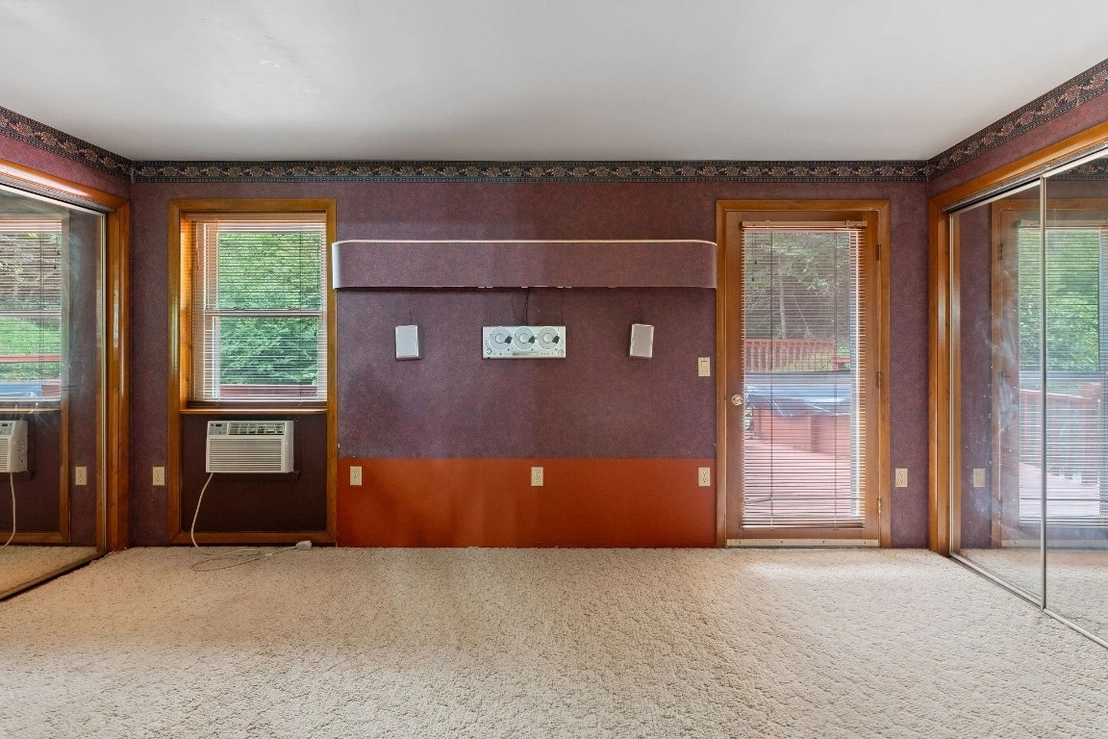 Photo of 944 Powderhouse Road