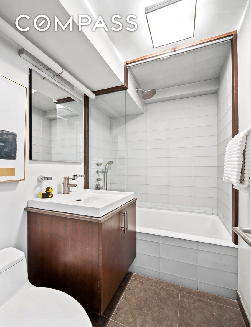 Photo of Unit 7PR at 145 E 15th Street