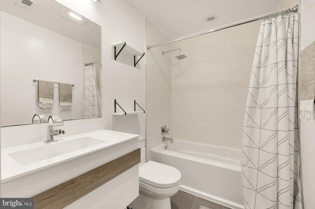 Photo of Unit B at 1852 3RD ST NW