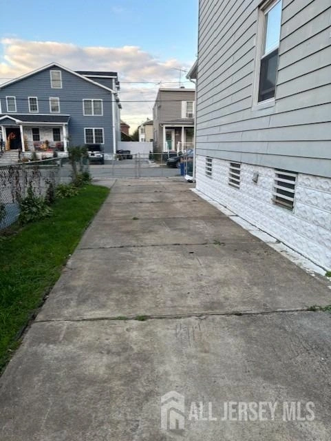 Photo of 47 Grant Avenue