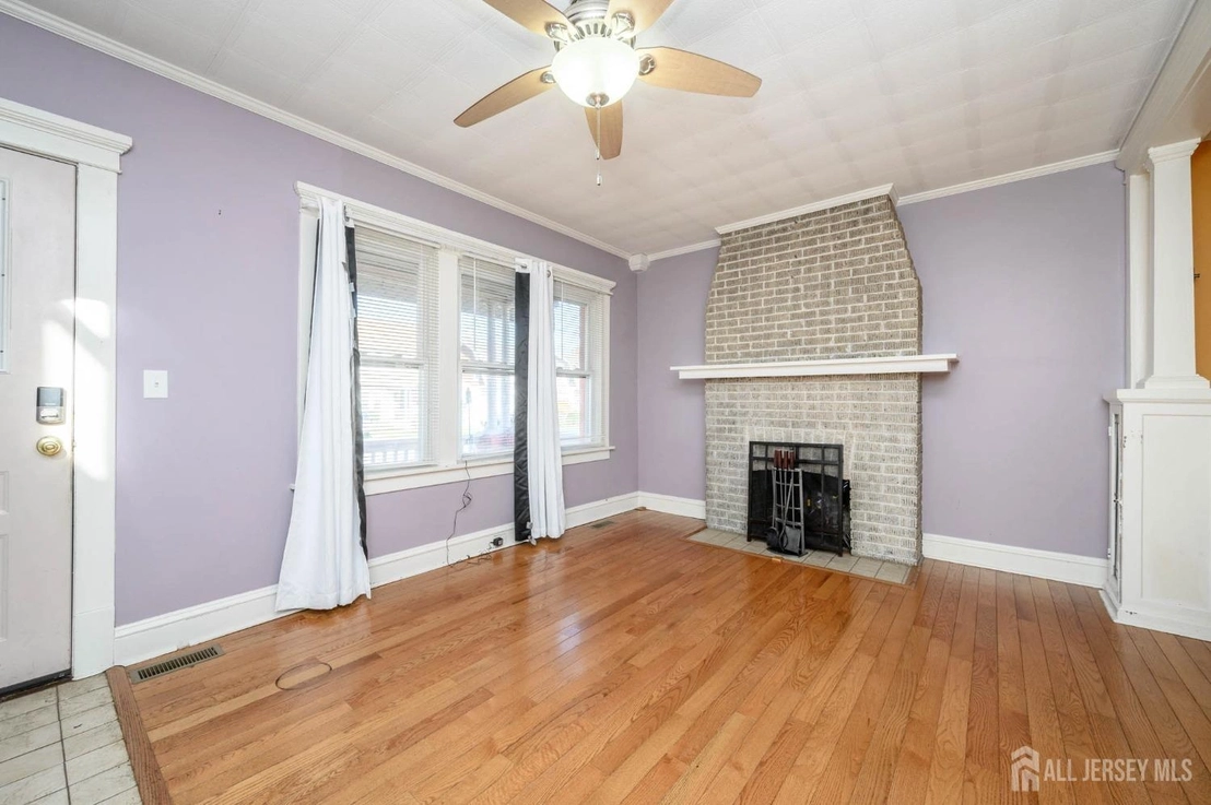 Photo of 123 Grove Avenue