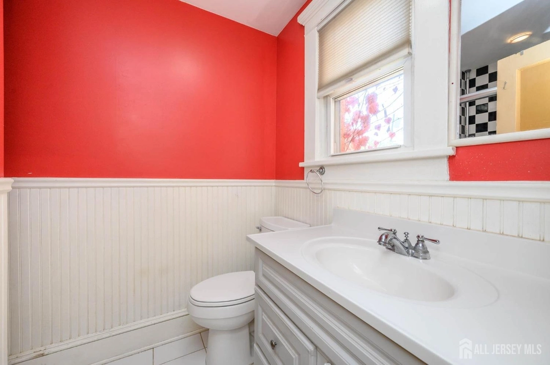 Photo of 123 Grove Avenue