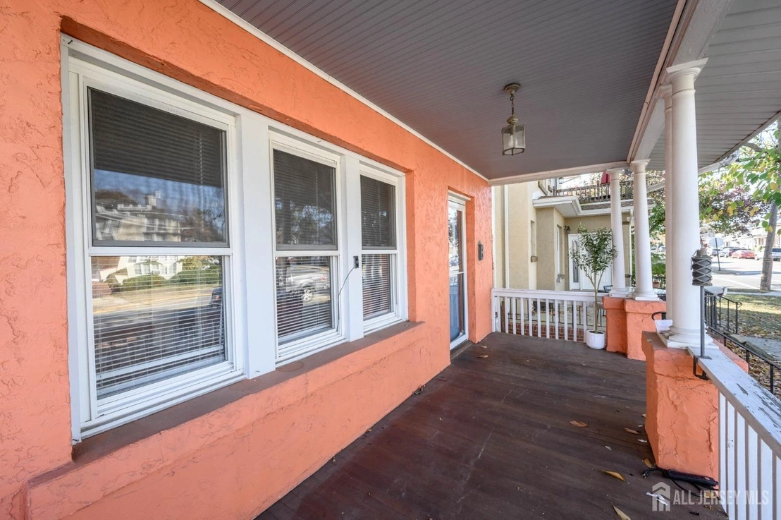 Photo of 123 Grove Avenue