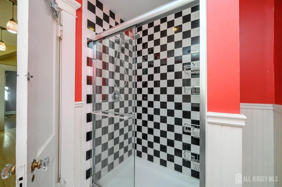 Photo of 123 Grove Avenue