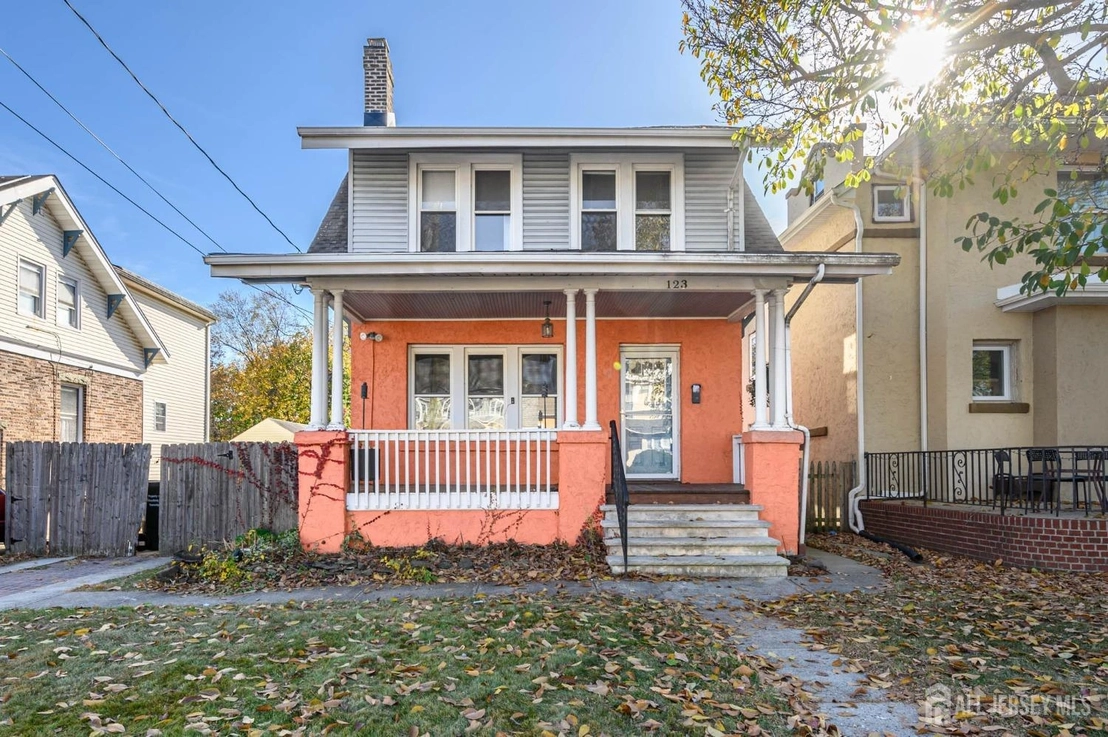 Photo of 123 Grove Avenue