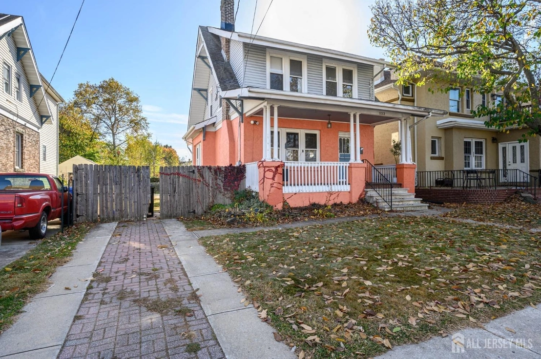 Photo of 123 Grove Avenue
