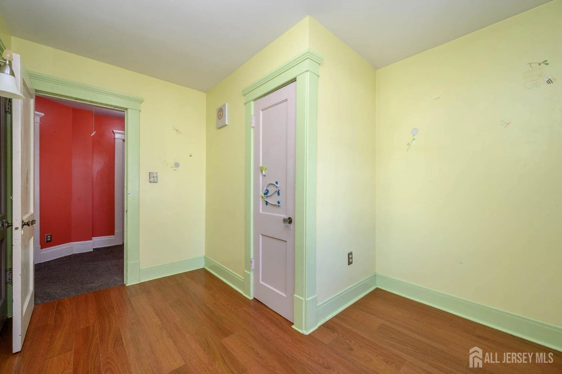 Photo of 123 Grove Avenue