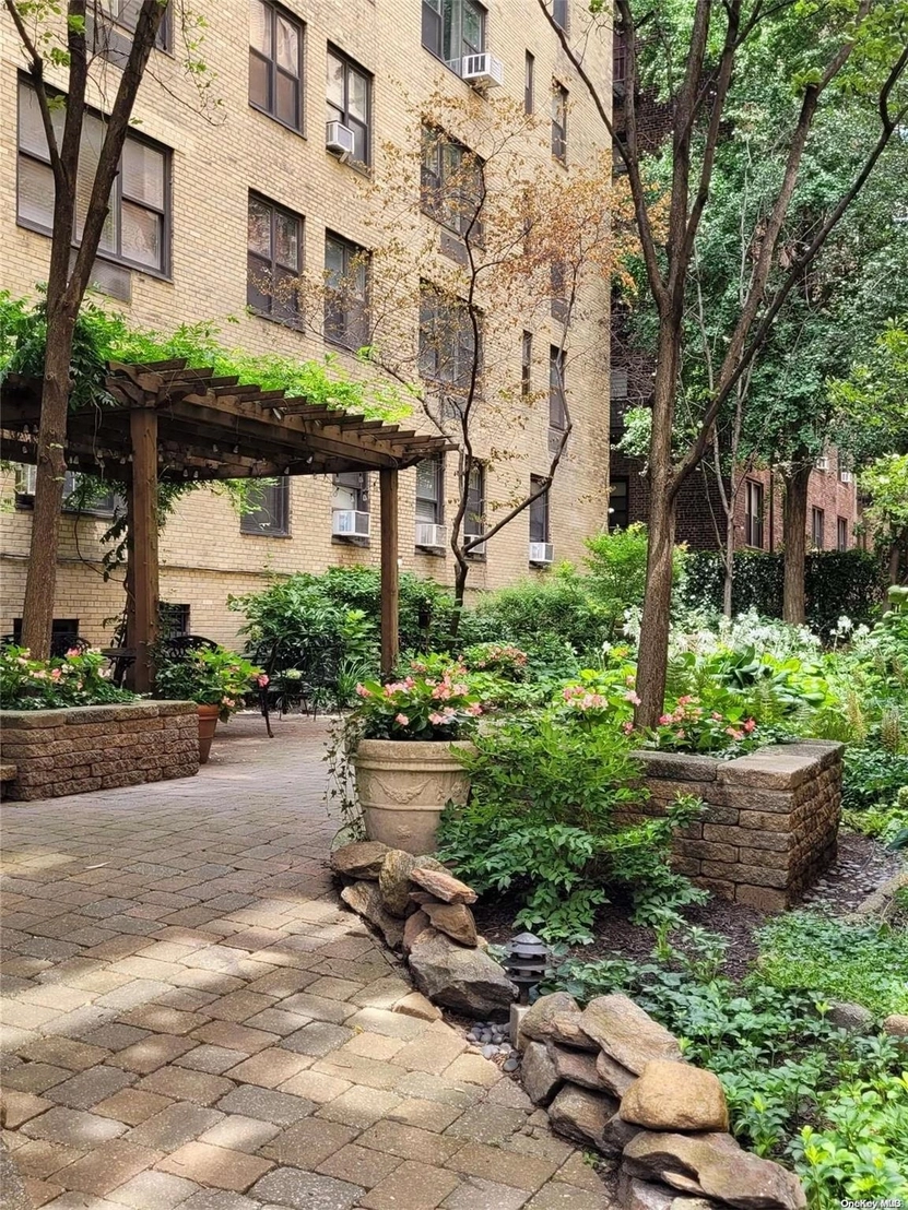 Photo of Unit 9A at 434 E 52 Street