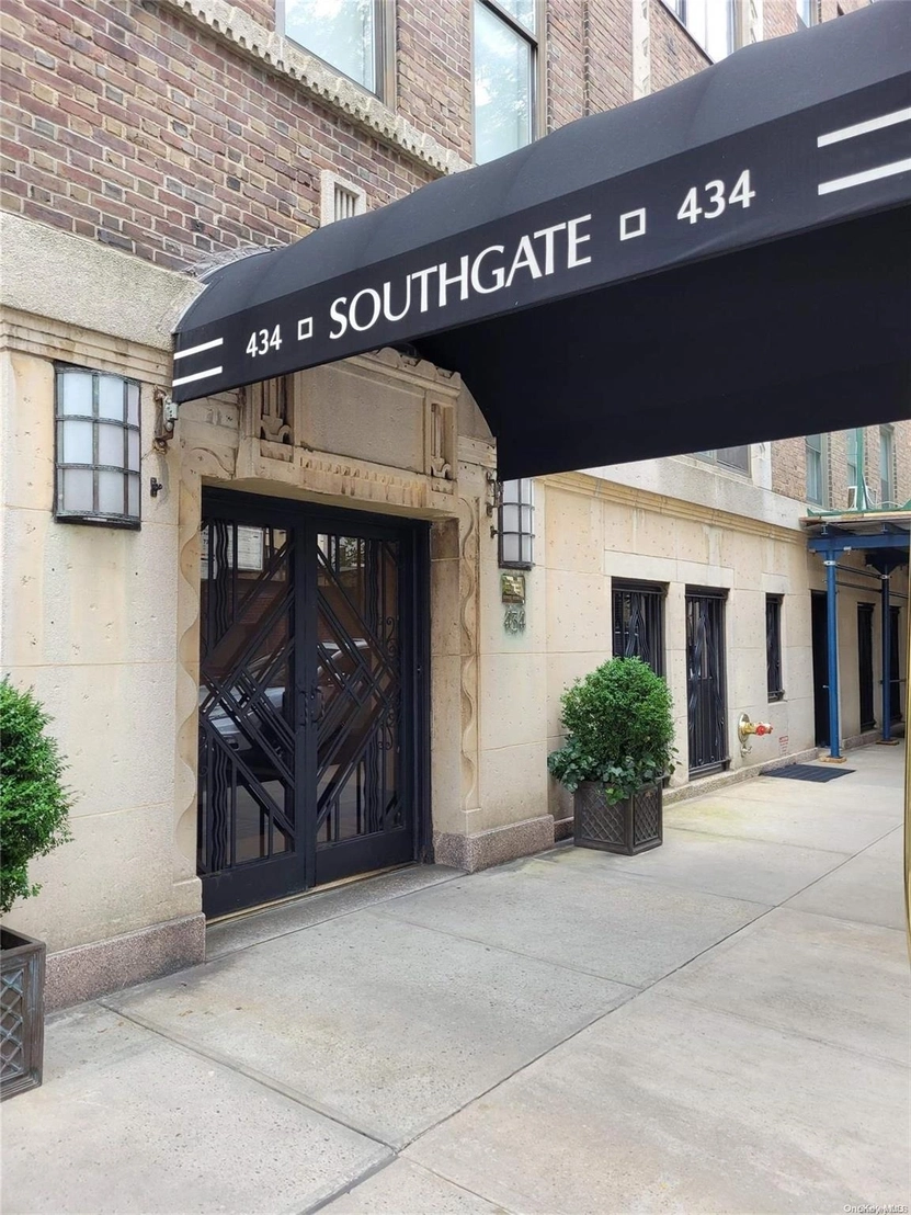 Photo of Unit 9A at 434 E 52 Street