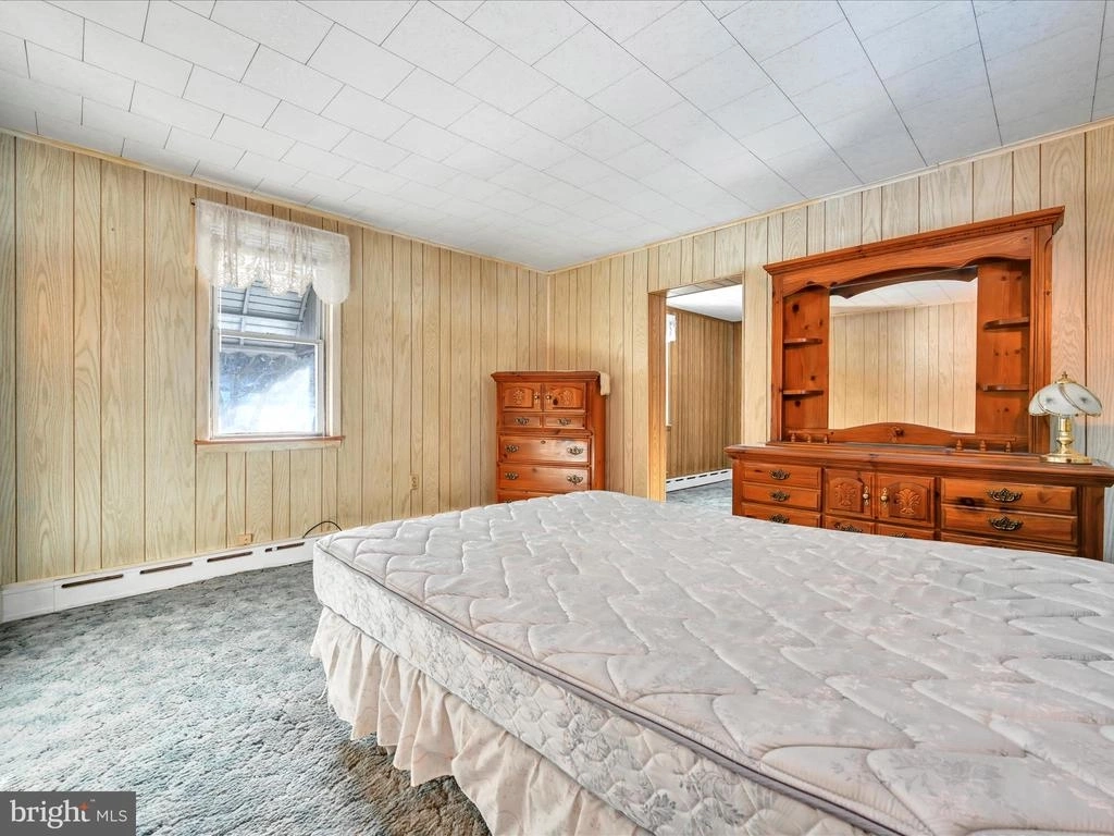 Photo of 583 W RAILROAD ST