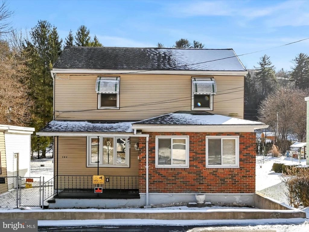 Photo of 583 W RAILROAD ST