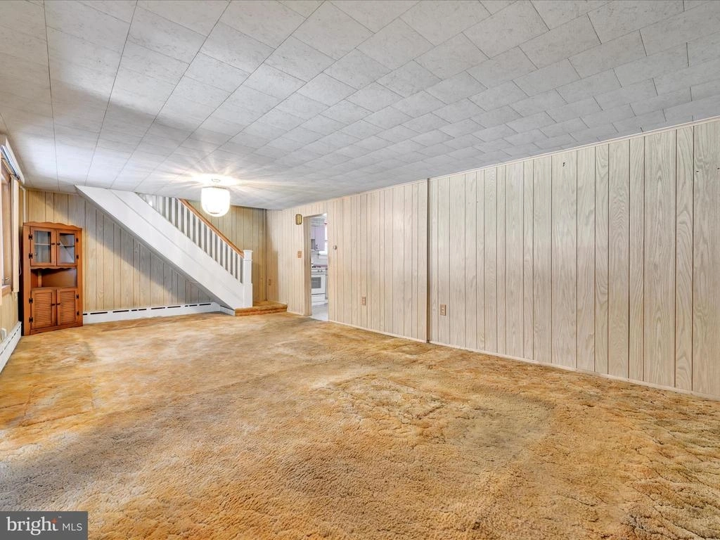Photo of 583 W RAILROAD ST