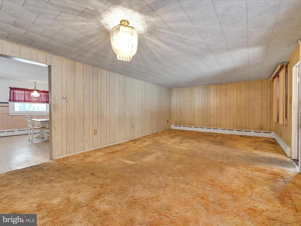 Photo of 583 W RAILROAD ST