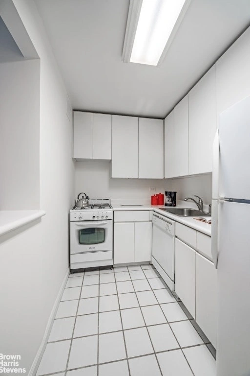 Photo of Unit 2N at 215 W 95TH Street