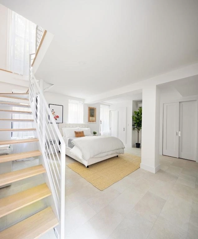 Photo of Unit 2 at 38 Stuyvesant Street