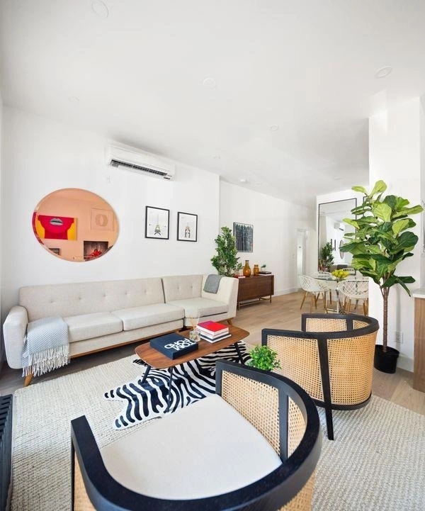 Photo of Unit 2 at 38 Stuyvesant Street