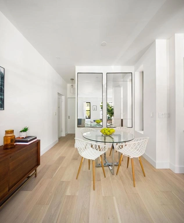Photo of Unit 2 at 38 Stuyvesant Street