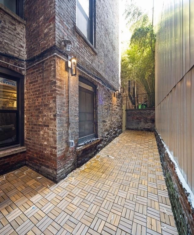 Photo of Unit 2 at 38 Stuyvesant Street