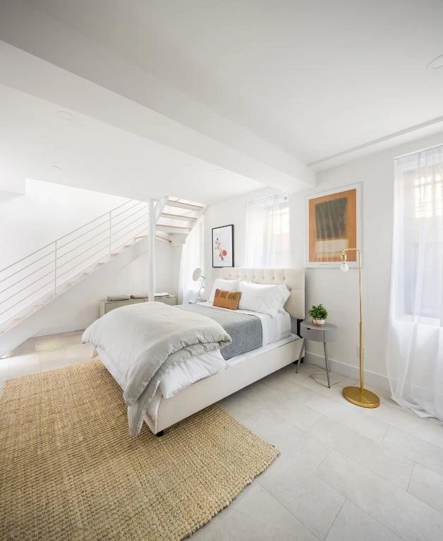 Photo of Unit 2 at 38 Stuyvesant Street