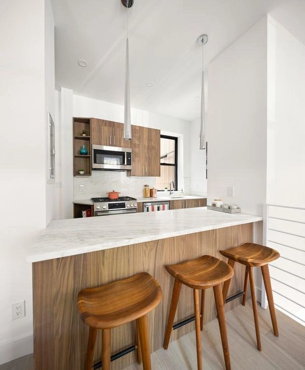 Photo of Unit 2 at 38 Stuyvesant Street