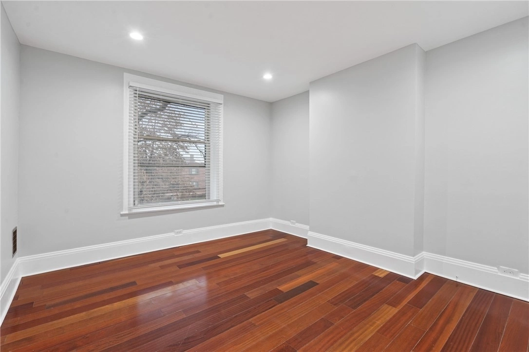 Photo of 107 W Hutchinson Ave