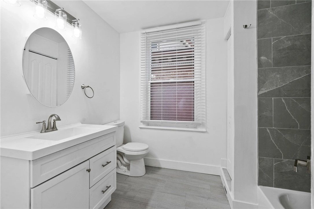 Photo of 107 W Hutchinson Ave
