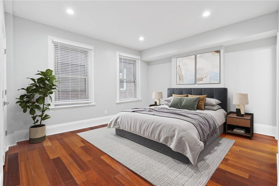 Photo of 107 W Hutchinson Ave