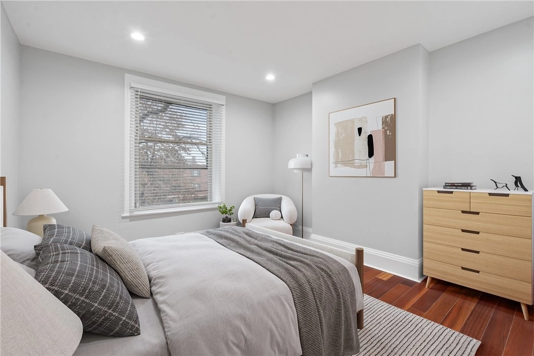 Photo of 107 W Hutchinson Ave