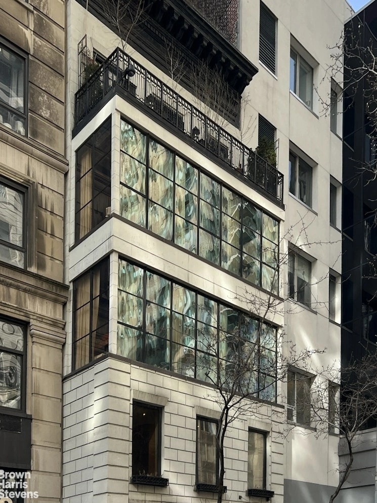 Photo of Unit 3 at 10 E 22ND Street