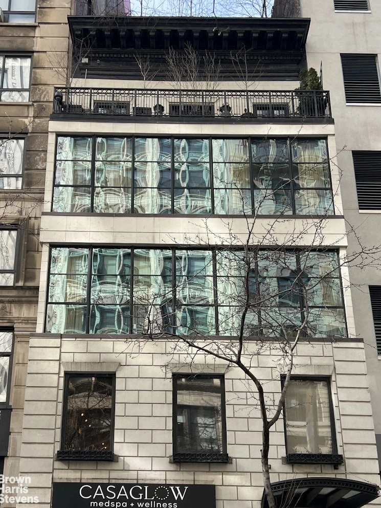 Photo of Unit 3 at 10 E 22ND Street
