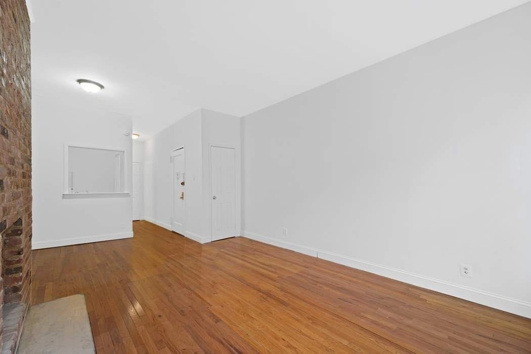 Photo of Unit 3A at 417 E 87th Street