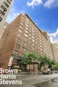 Photo of Unit 924 at 10 W 15TH Street