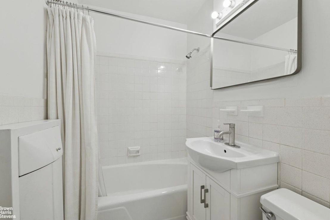 Photo of Unit 2L at 165 W 66TH Street