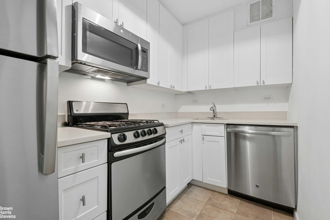Photo of Unit 2L at 165 W 66TH Street
