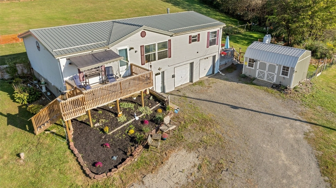 Photo of 233 Howard Hill Road