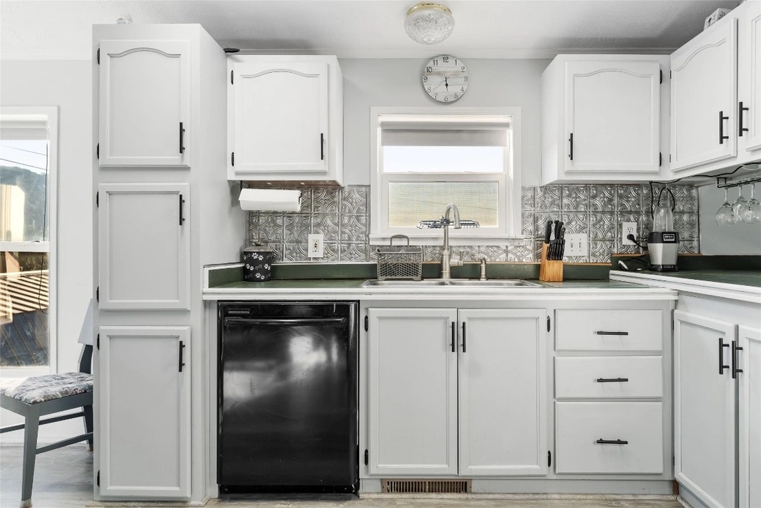 Photo of 233 Howard Hill Road