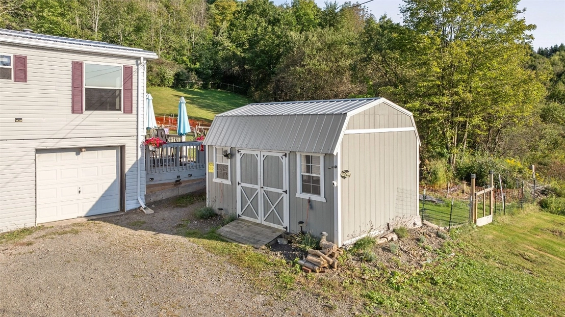 Photo of 233 Howard Hill Road