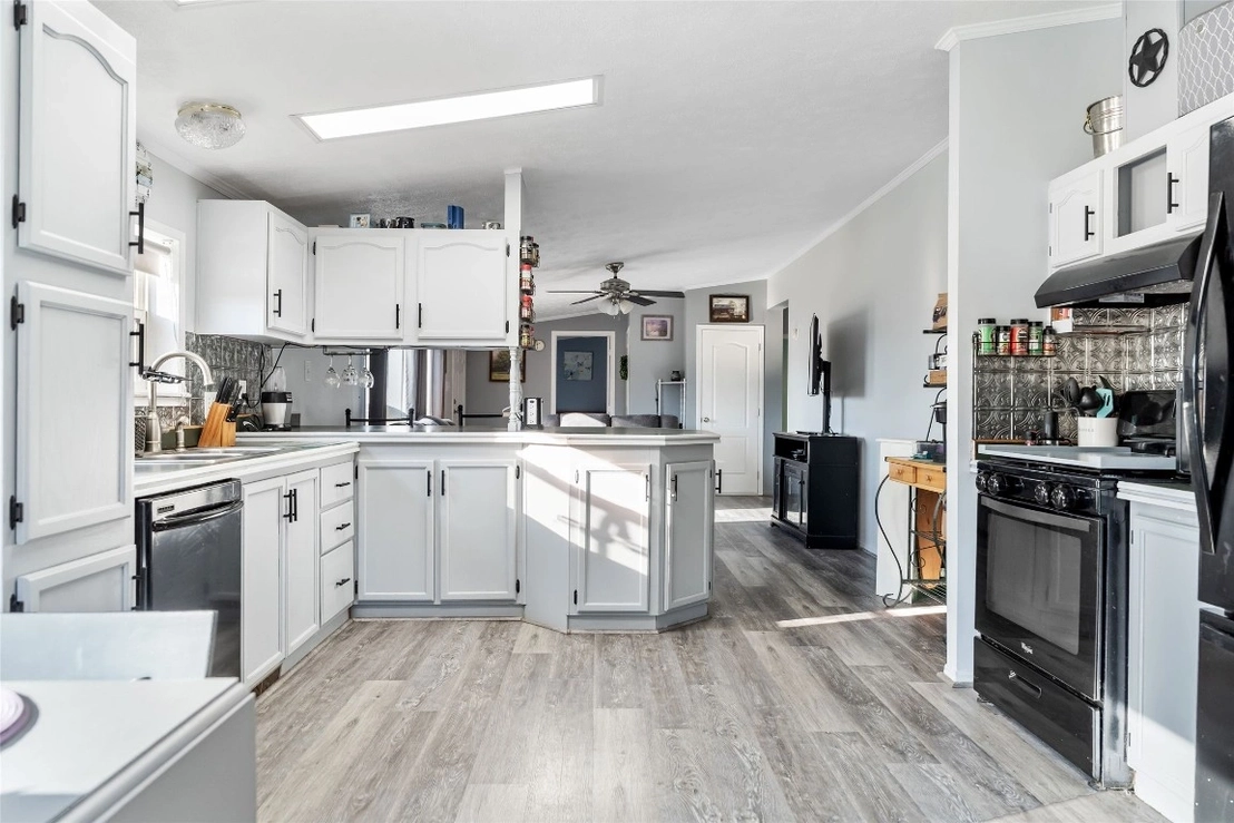 Photo of 233 Howard Hill Road