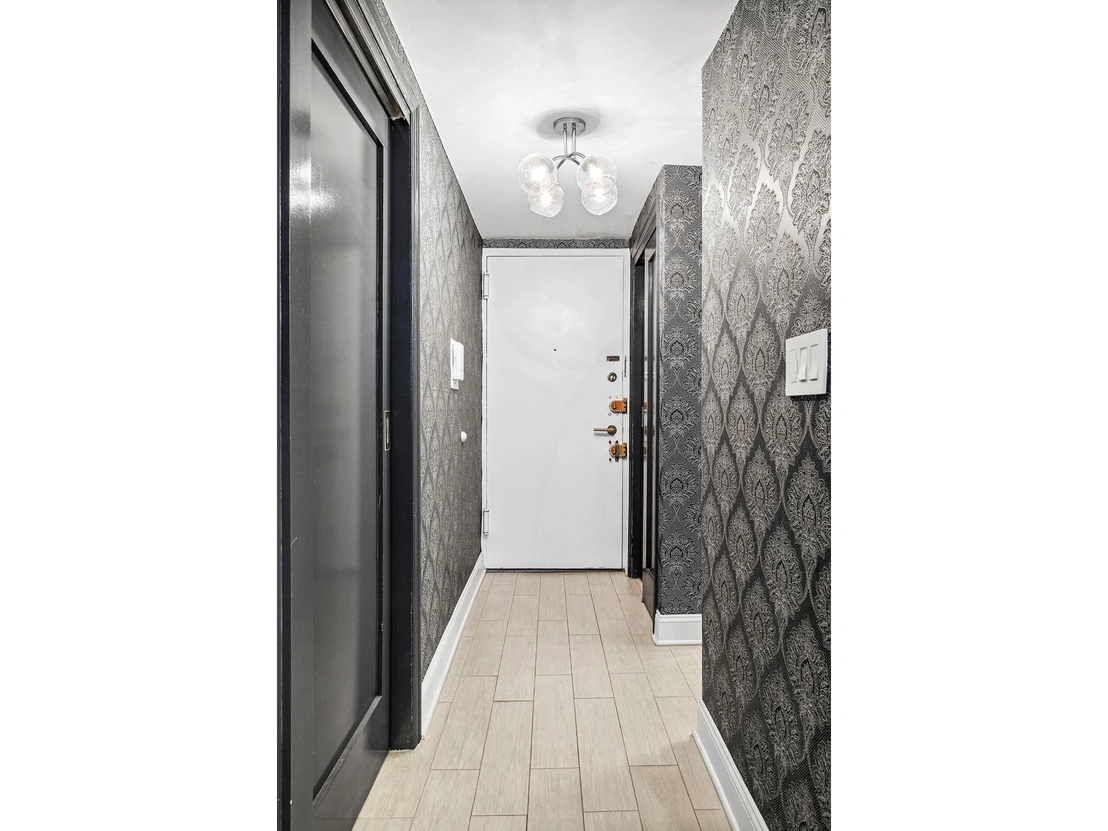 Photo of Unit LB at 211 THOMPSON Street